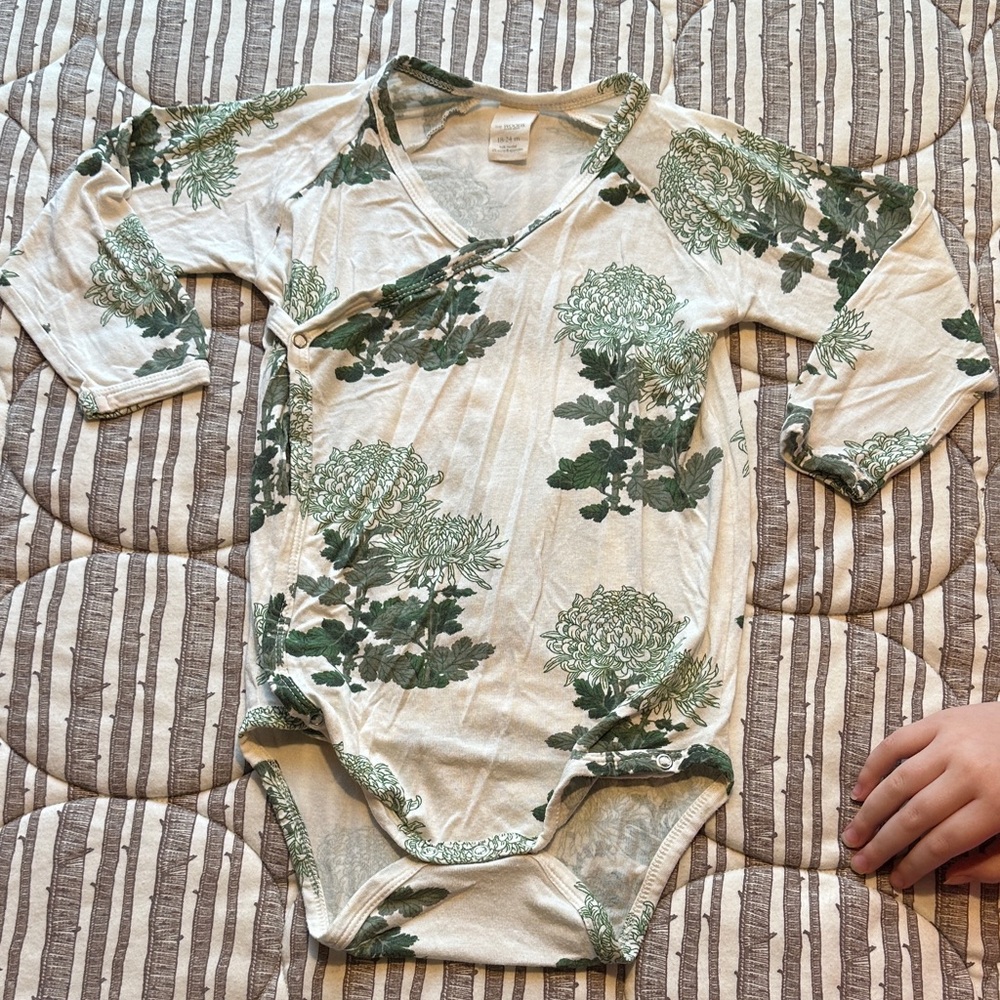 Kate Quinn side open long sleeve bodysuit